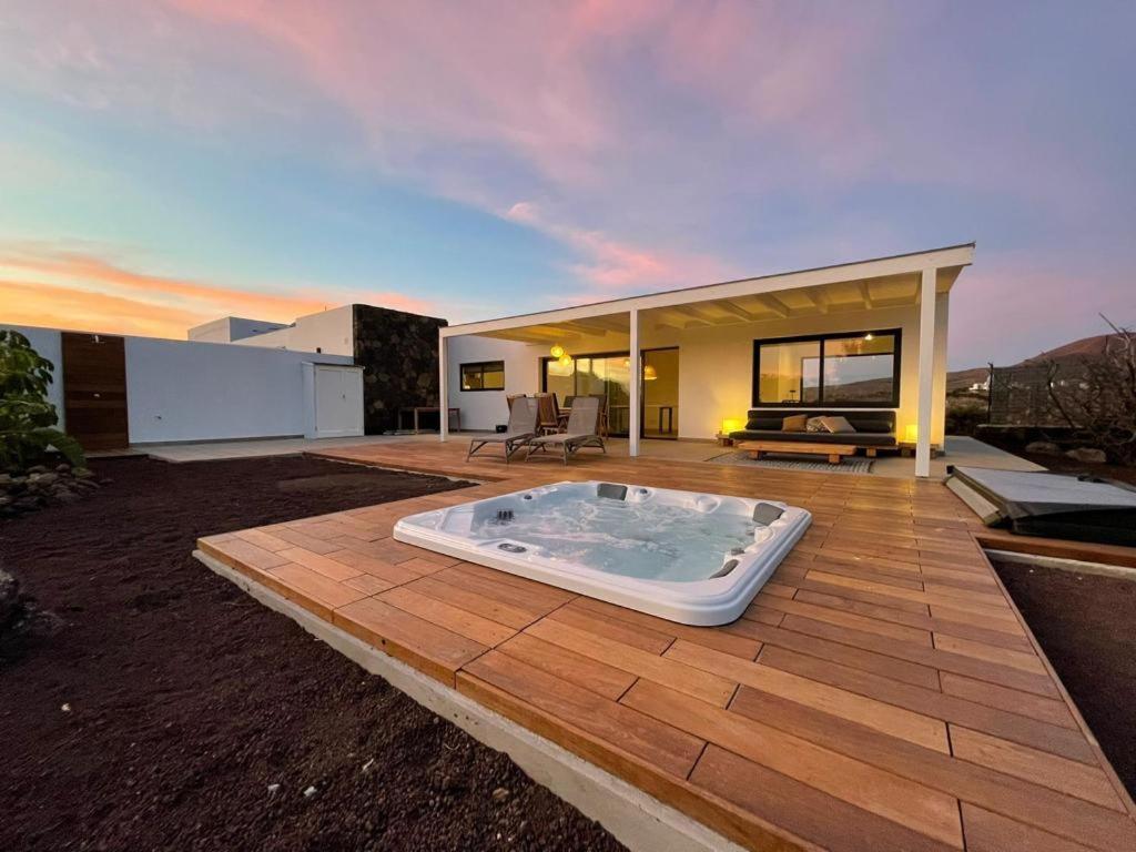 North Shore Villas Lajares, Manalari, Private Jacuzzi 외부 사진
